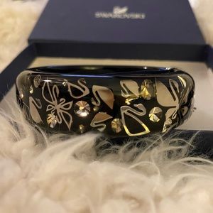 *NEW AUTHENTIC* Swarovski black bangle